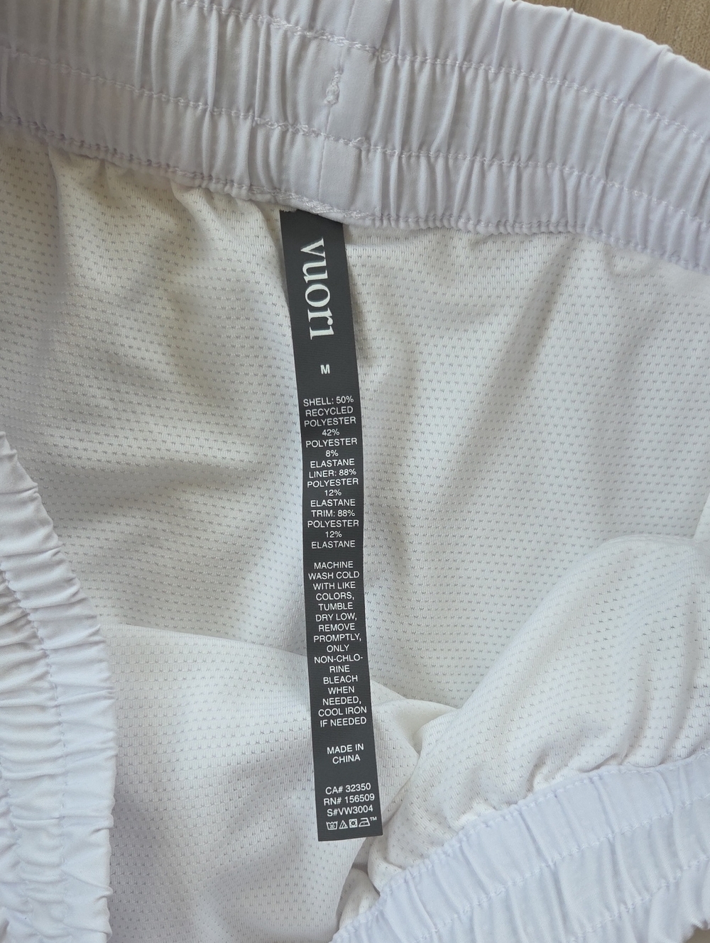 Vuori Clementine 2.0 Short 4" White Medium - Picture 5 of 6